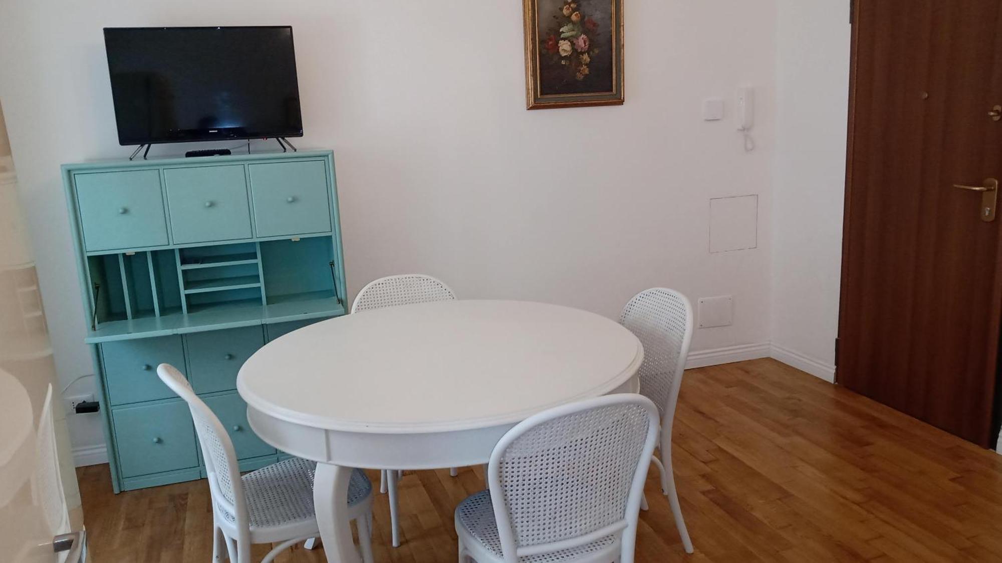 Casa Renova, Intero Appartamento, 2 Camere, Max 4 Ospiti, Trieste Zona Storica Exterior foto